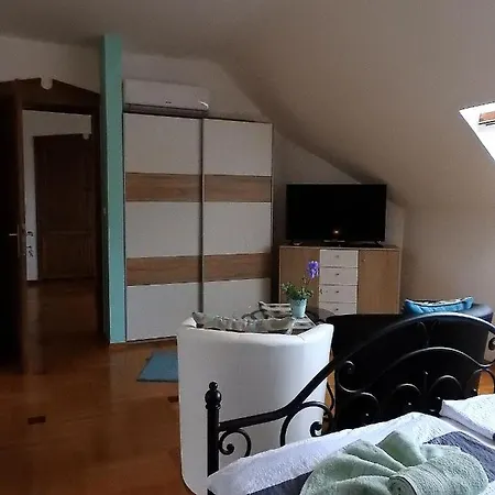 Georgina Apartment *